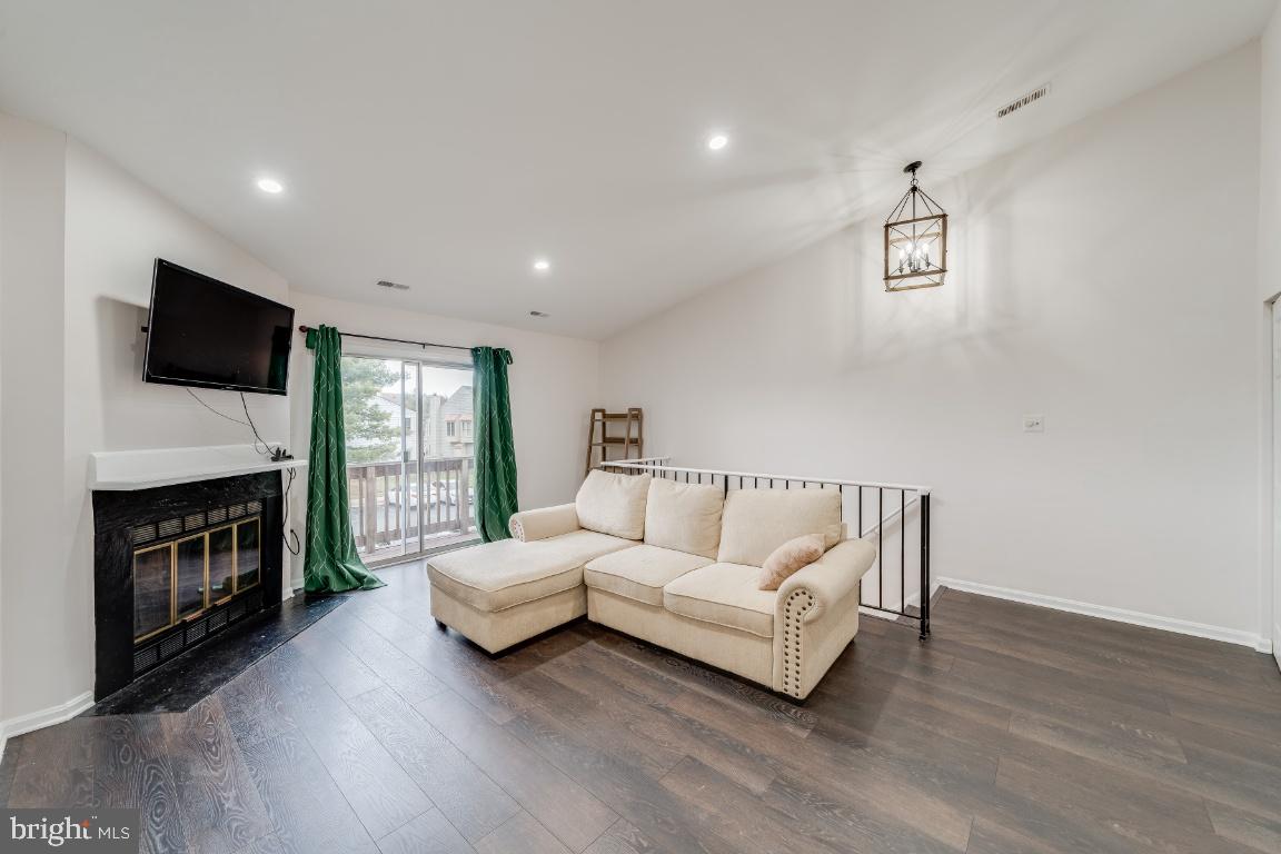 7566 Belle Grae DRIVE Unit: 9