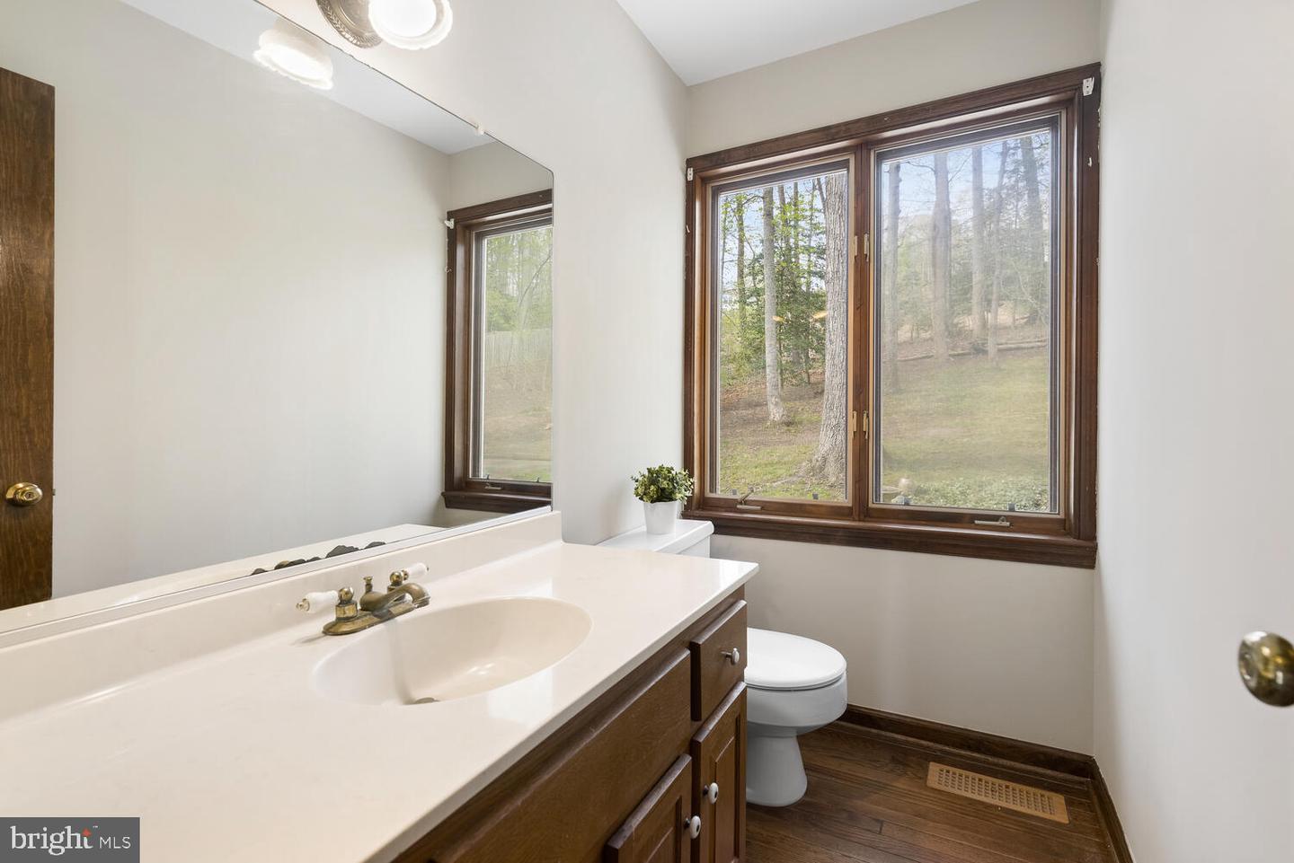 18602 Cabin ROAD