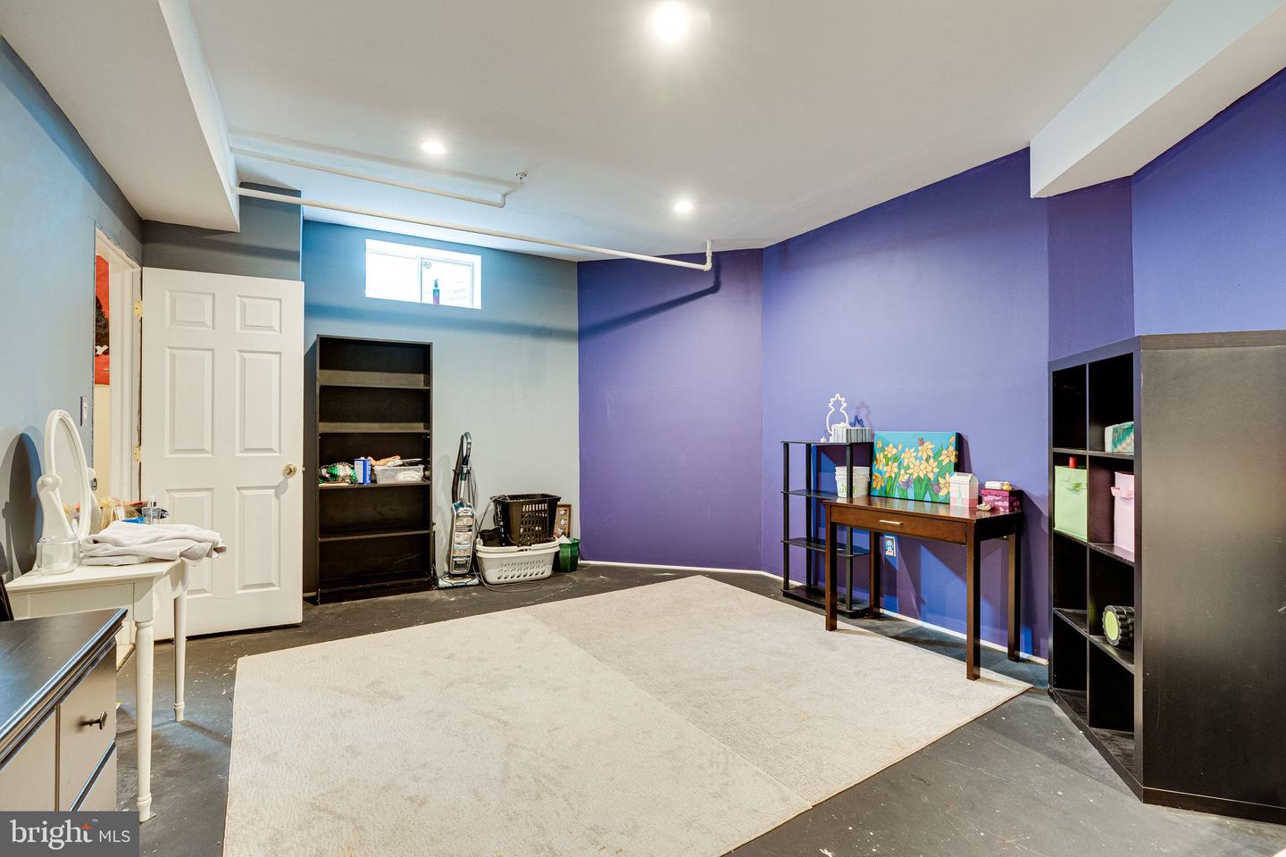 14372 Sharpshinned DRIVE