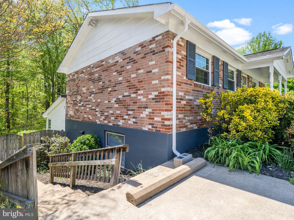 3589 Forestdale AVENUE