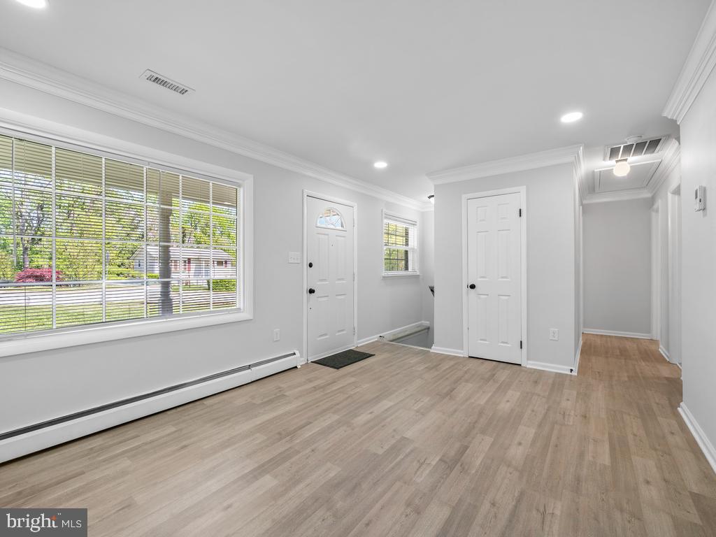3589 Forestdale AVENUE