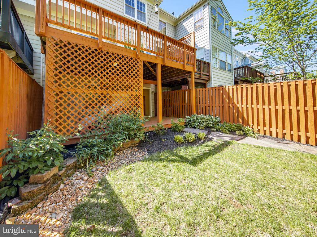 8901 Moat Crossing PLACE
