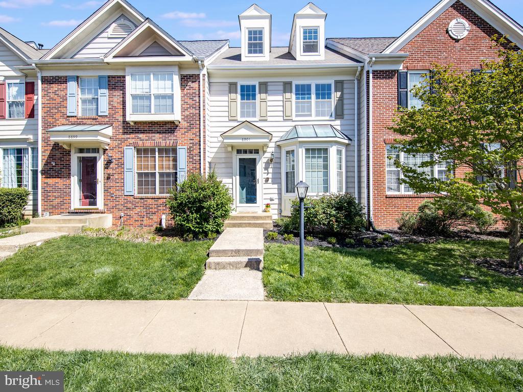 8901 Moat Crossing PLACE