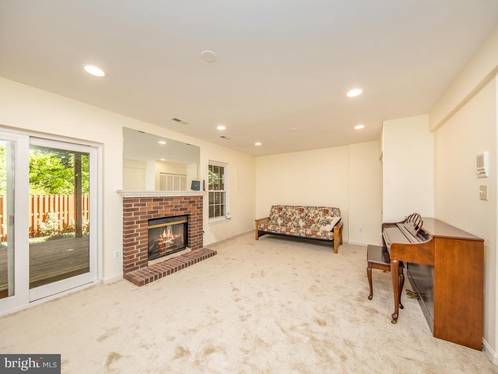 8901 Moat Crossing PLACE