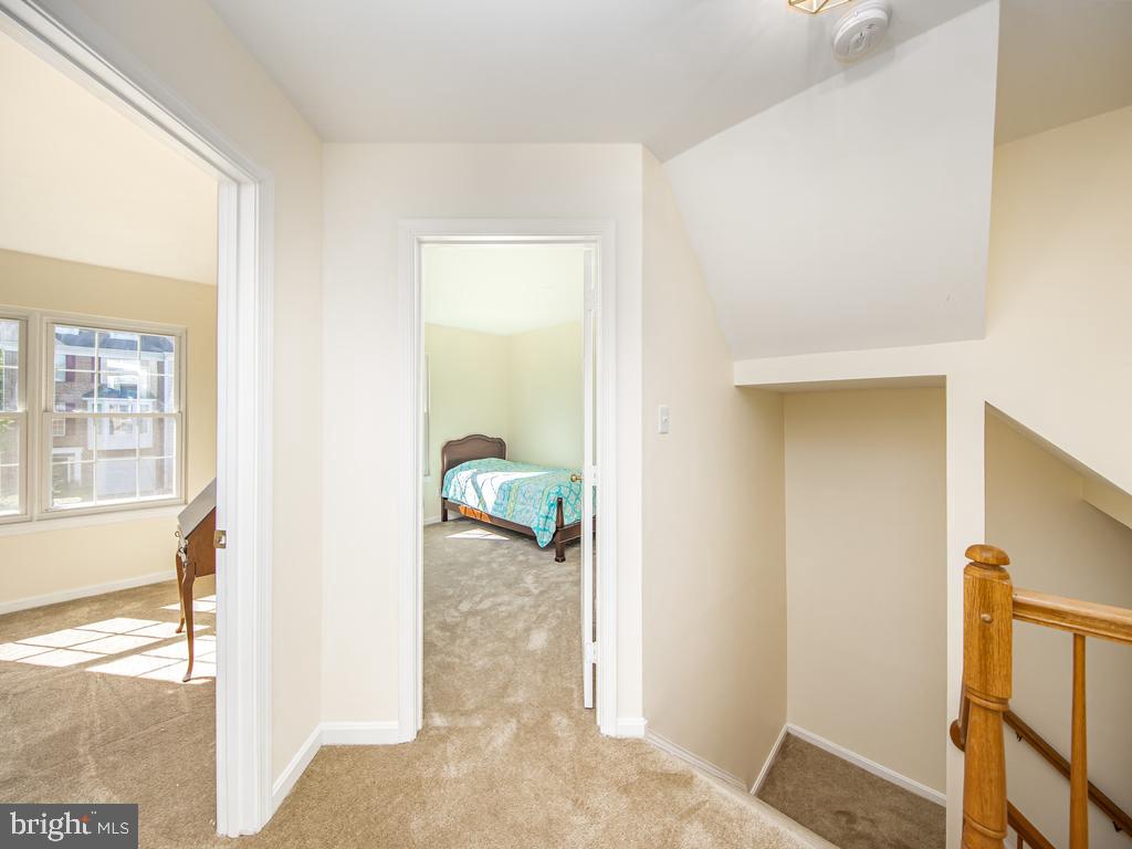 8901 Moat Crossing PLACE