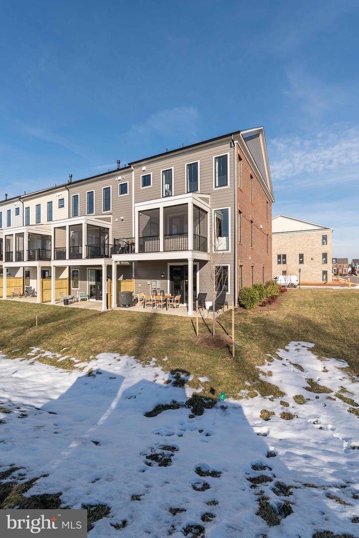 601 Angelfish WAY