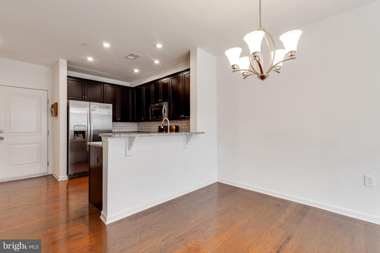 3691 Chippendale CIRCLE Unit: 62