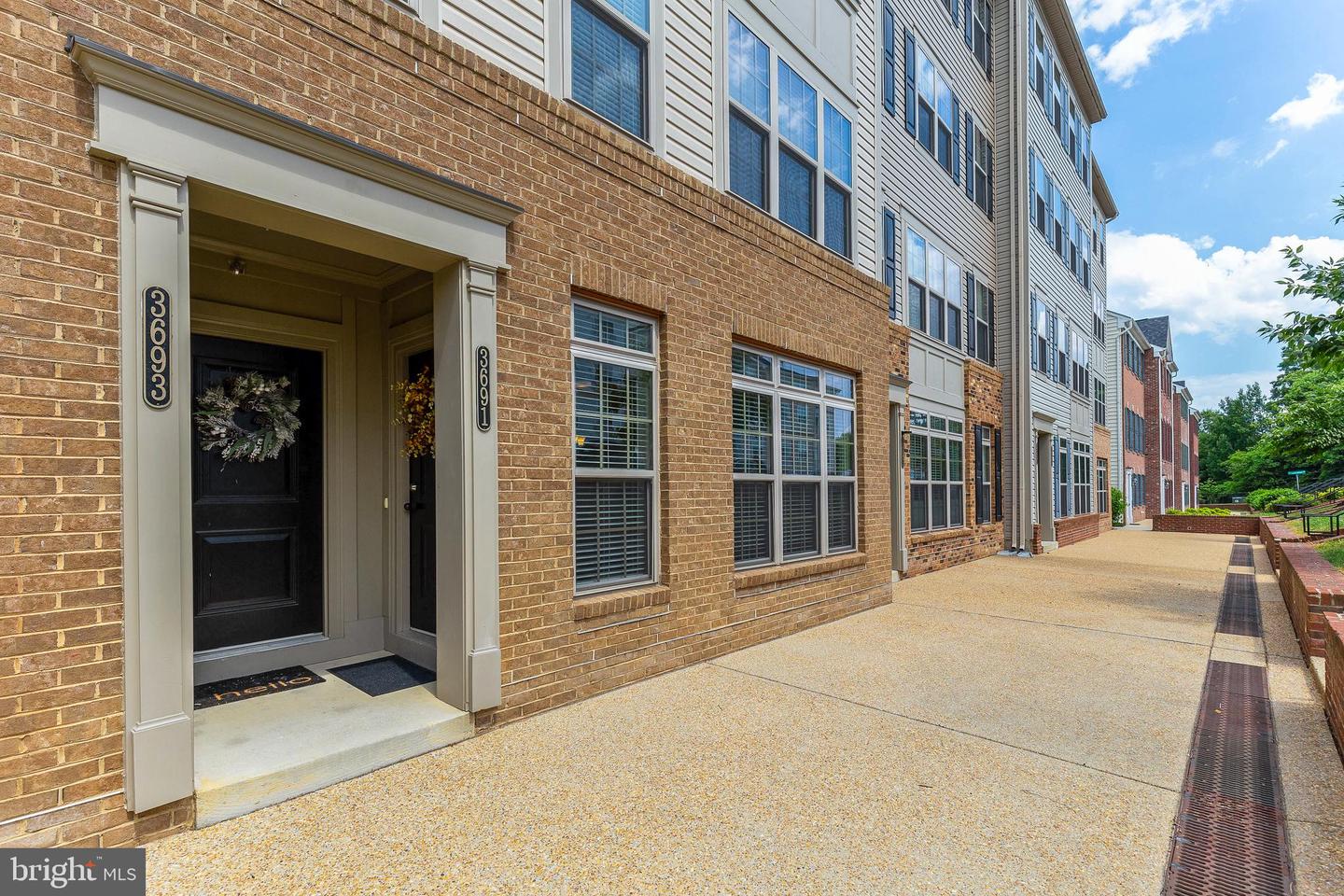 3691 Chippendale CIRCLE Unit: 62