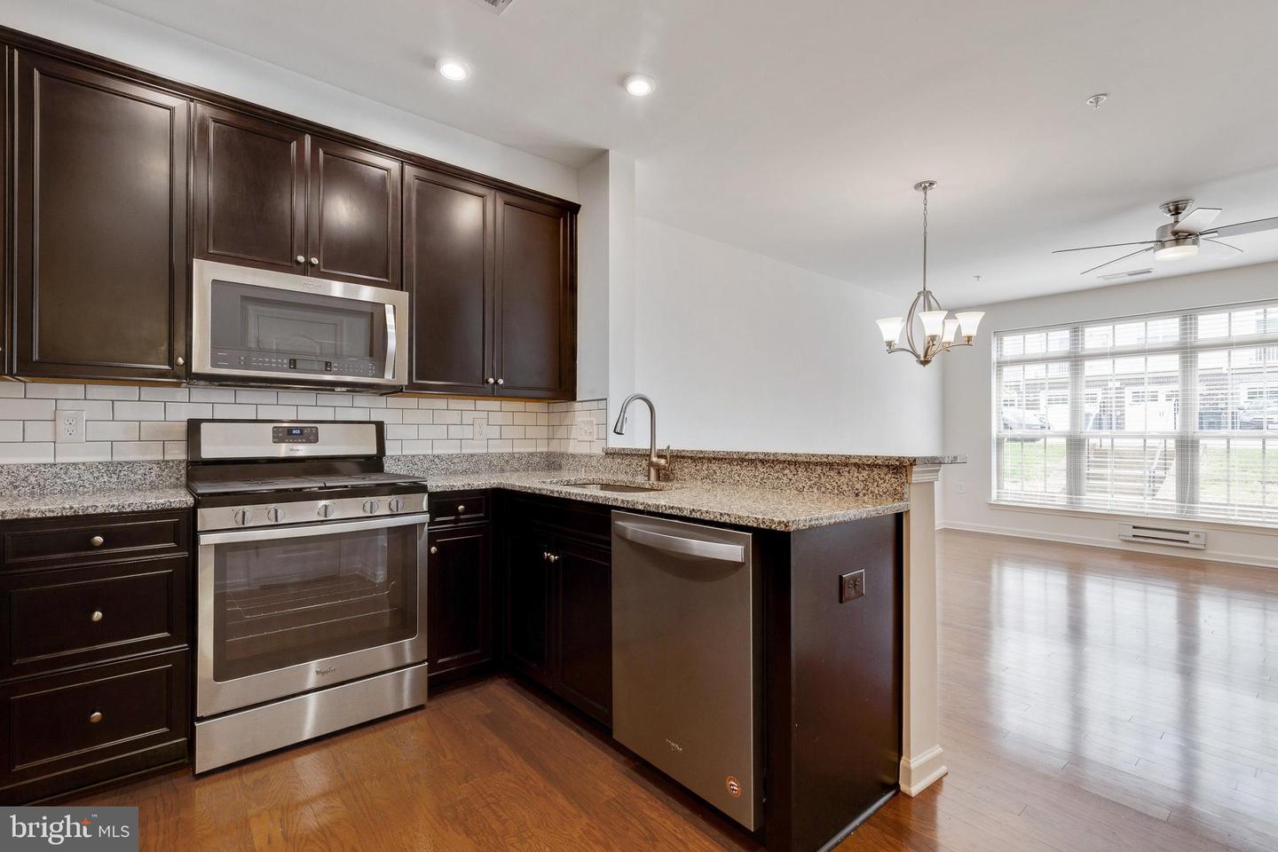 3691 Chippendale CIRCLE Unit: 62