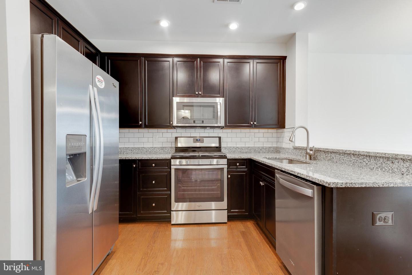 3691 Chippendale CIRCLE Unit: 62
