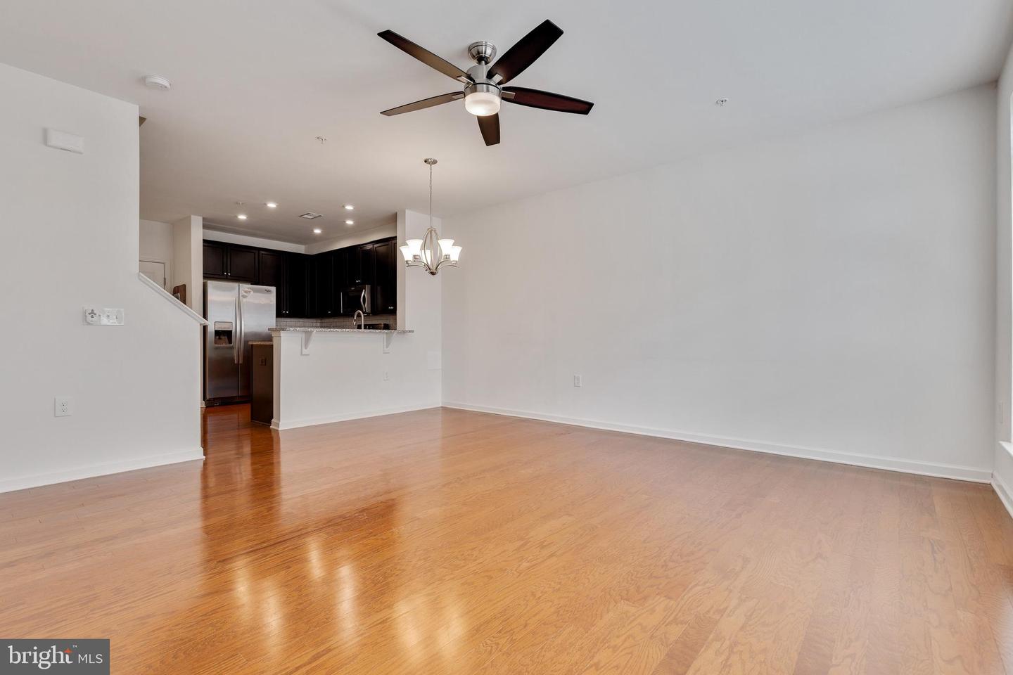 3691 Chippendale CIRCLE Unit: 62