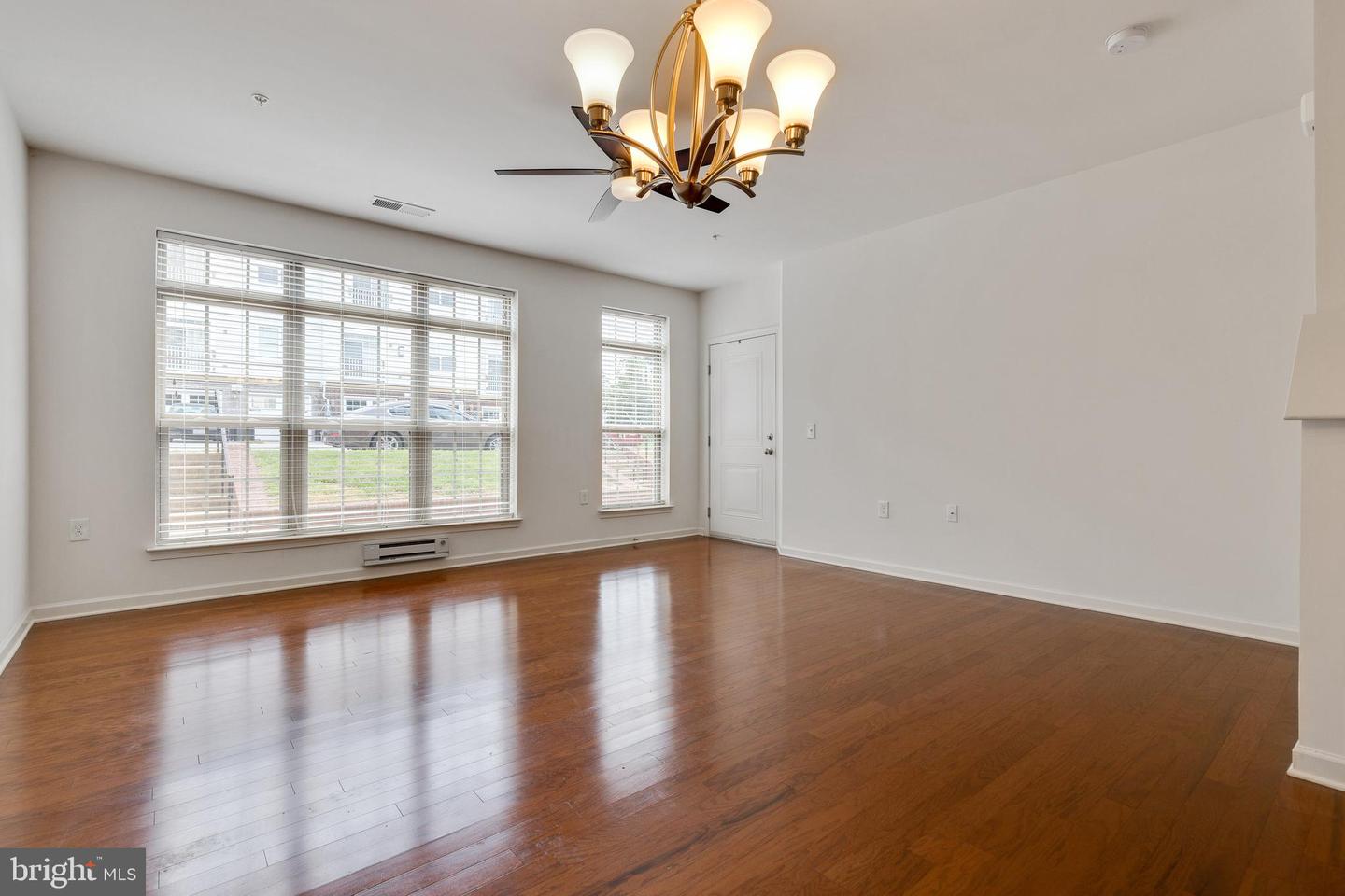 3691 Chippendale CIRCLE Unit: 62