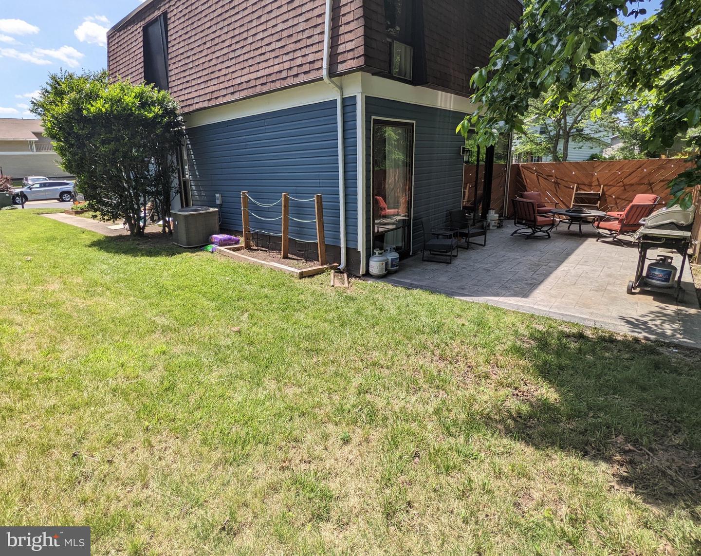 2498 Paxton STREET