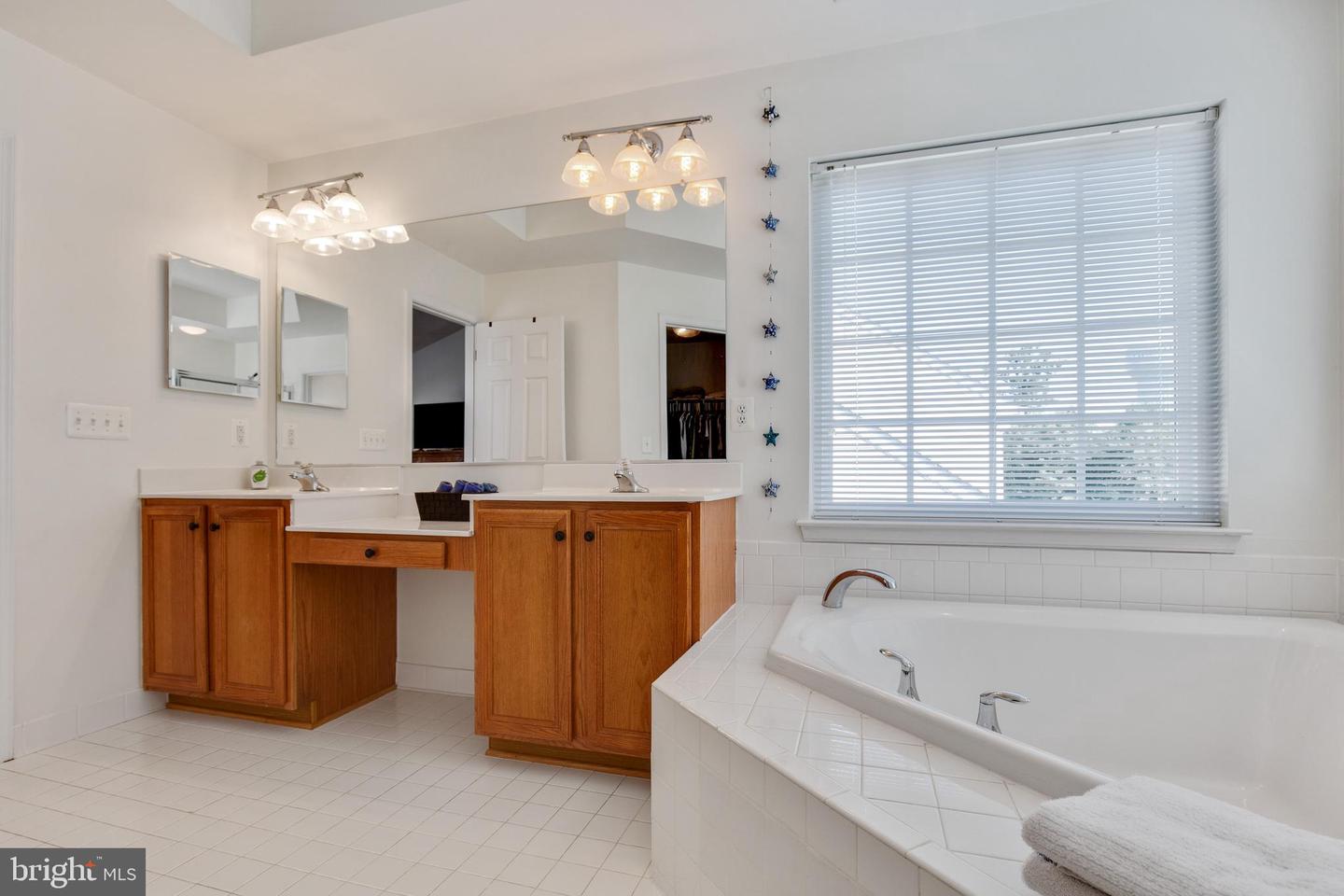 10631 Red Wine COURT