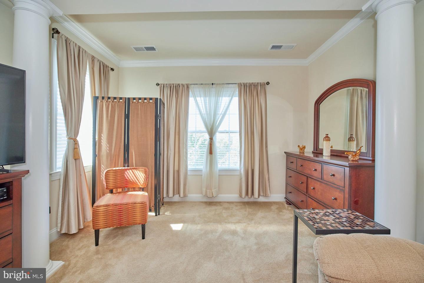 15211 Royal Crest DRIVE Unit: 407