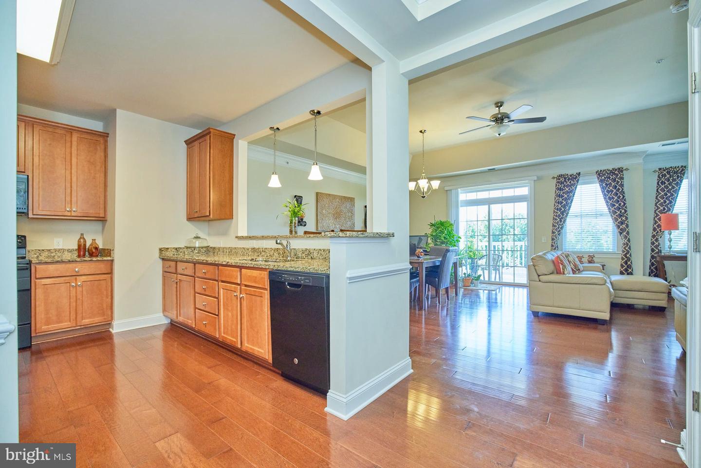 15211 Royal Crest DRIVE Unit: 407