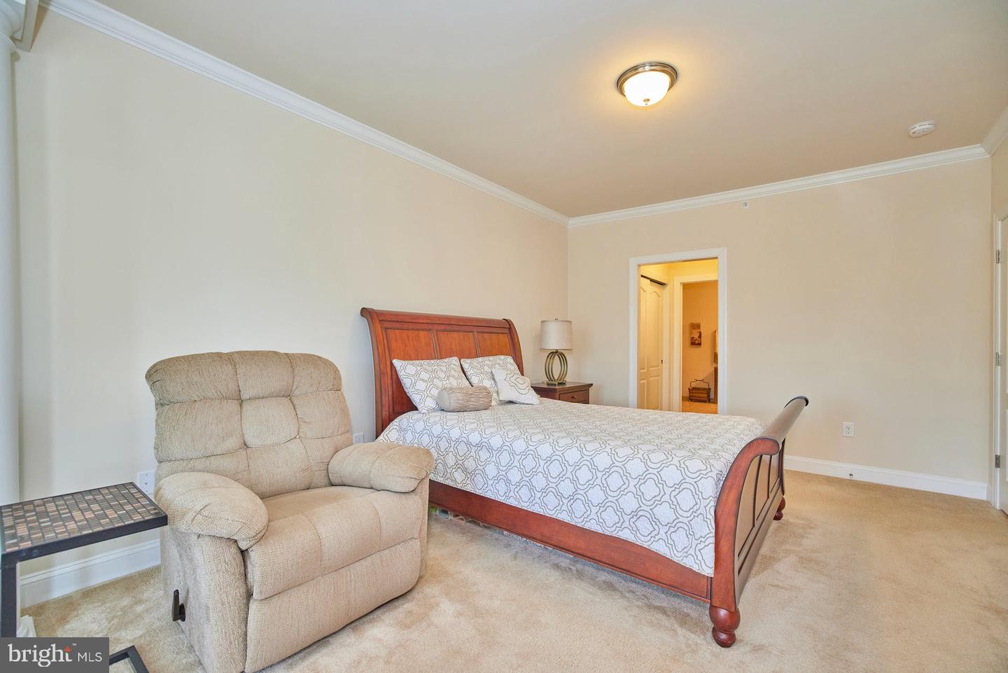 15211 Royal Crest DRIVE Unit: 407