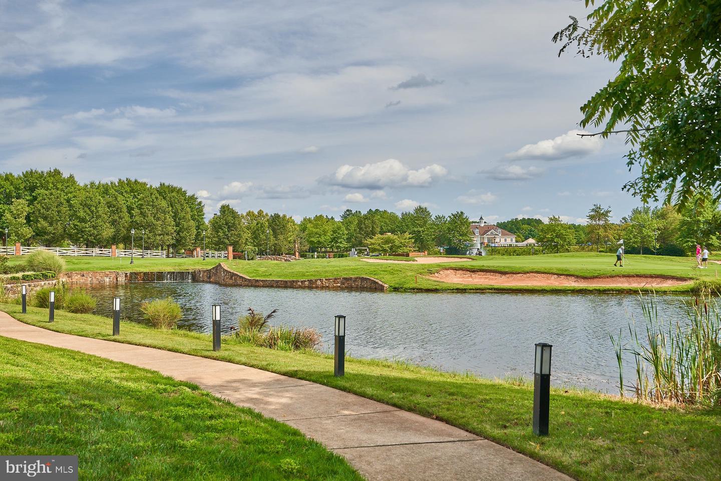 15211 Royal Crest DRIVE Unit: 407