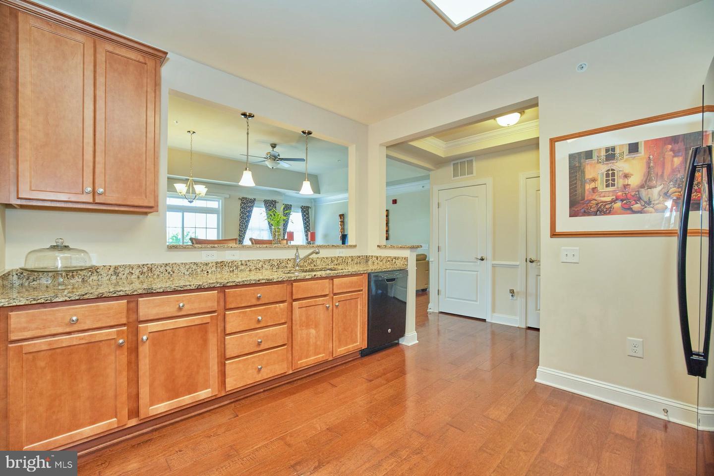 15211 Royal Crest DRIVE Unit: 407