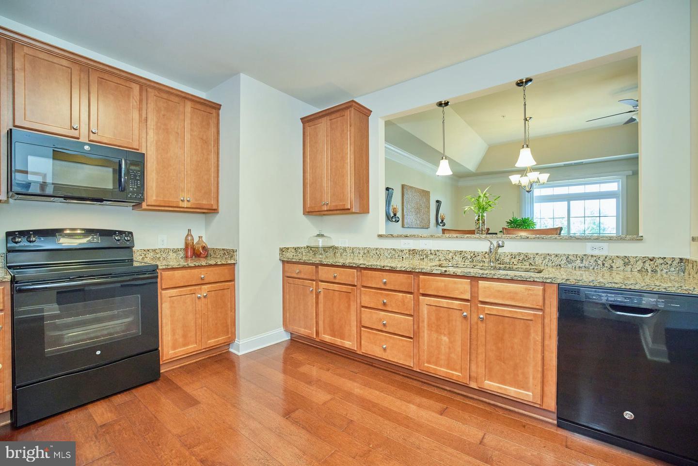 15211 Royal Crest DRIVE Unit: 407