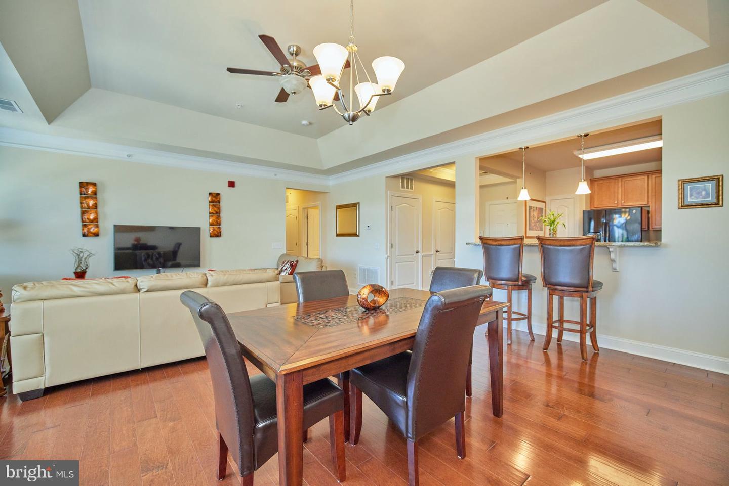 15211 Royal Crest DRIVE Unit: 407