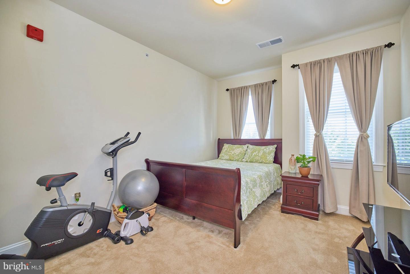 15211 Royal Crest DRIVE Unit: 407