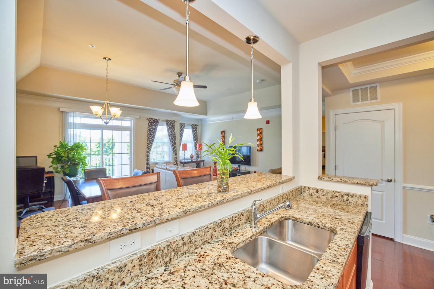 15211 Royal Crest DRIVE Unit: 407
