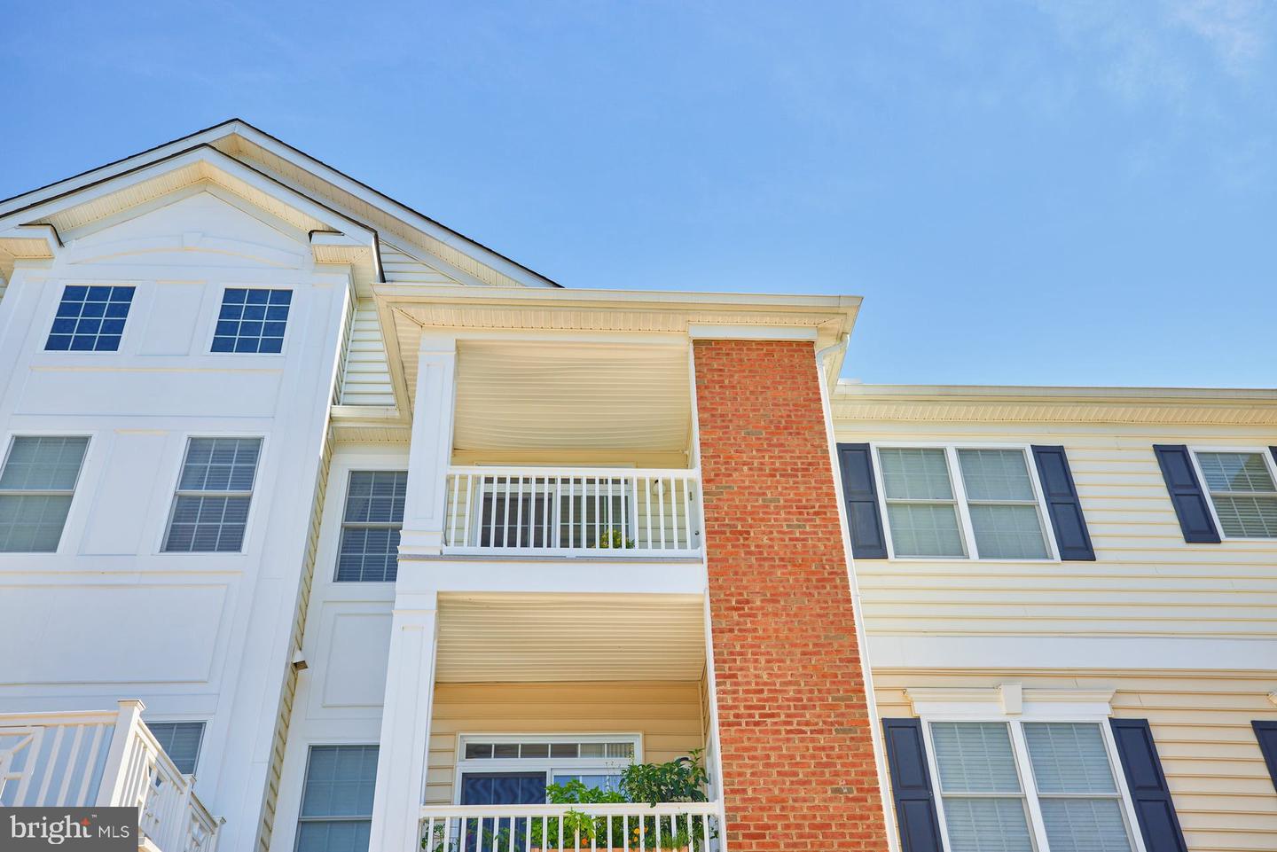 15211 Royal Crest DRIVE Unit: 407