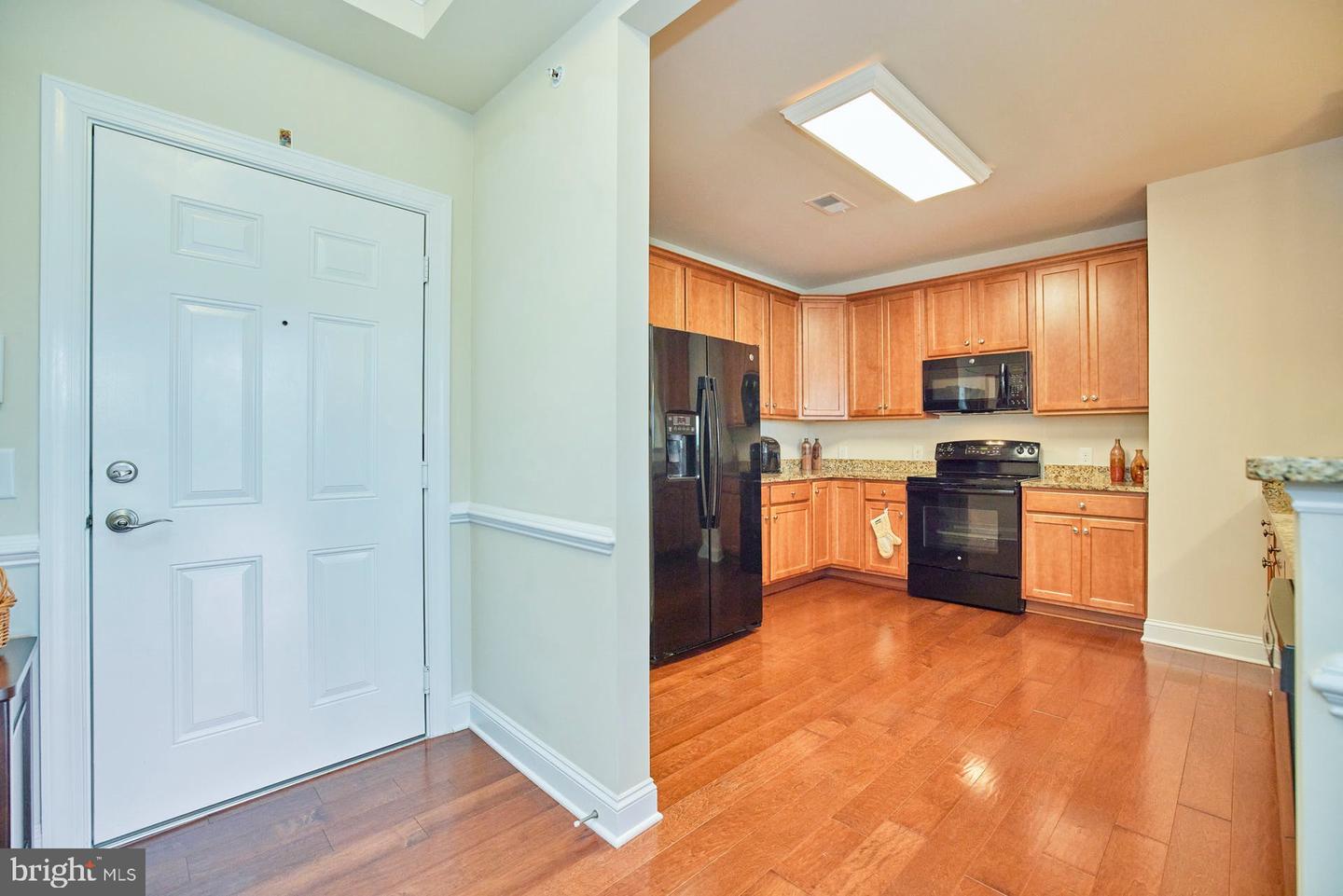 15211 Royal Crest DRIVE Unit: 407