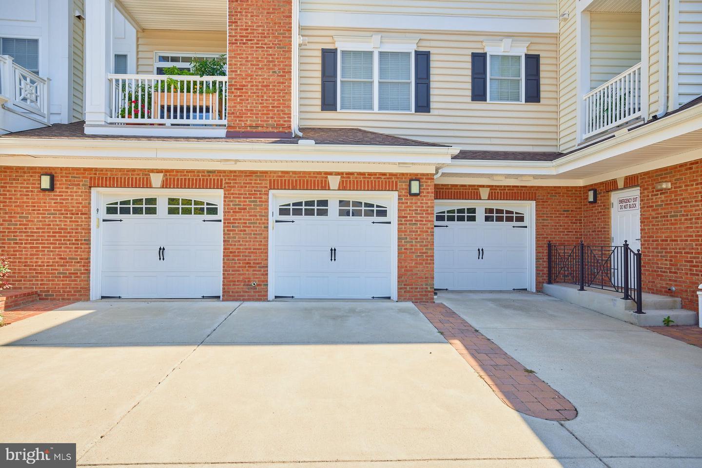 15211 Royal Crest DRIVE Unit: 407