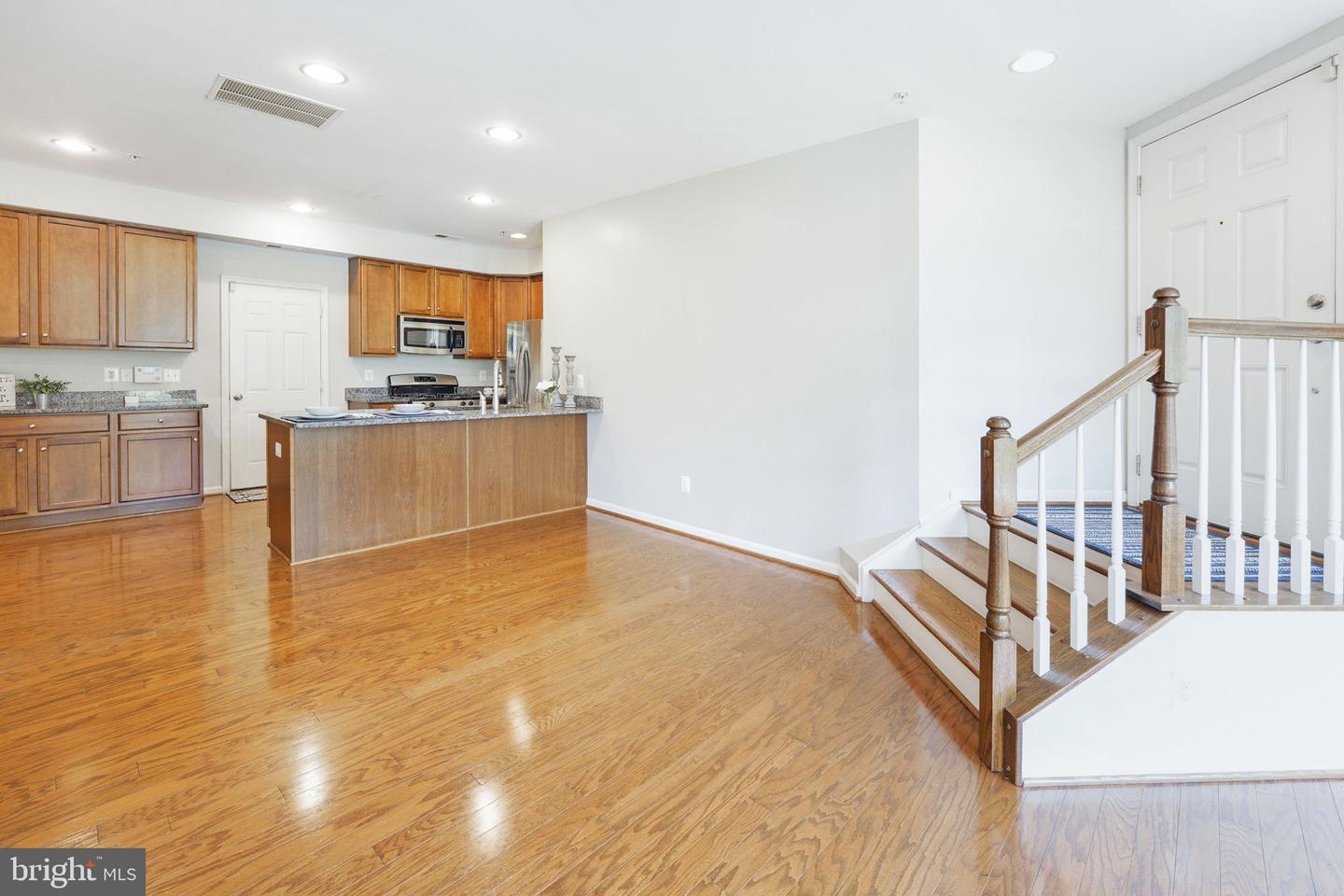 7985 Crescent Park DRIVE