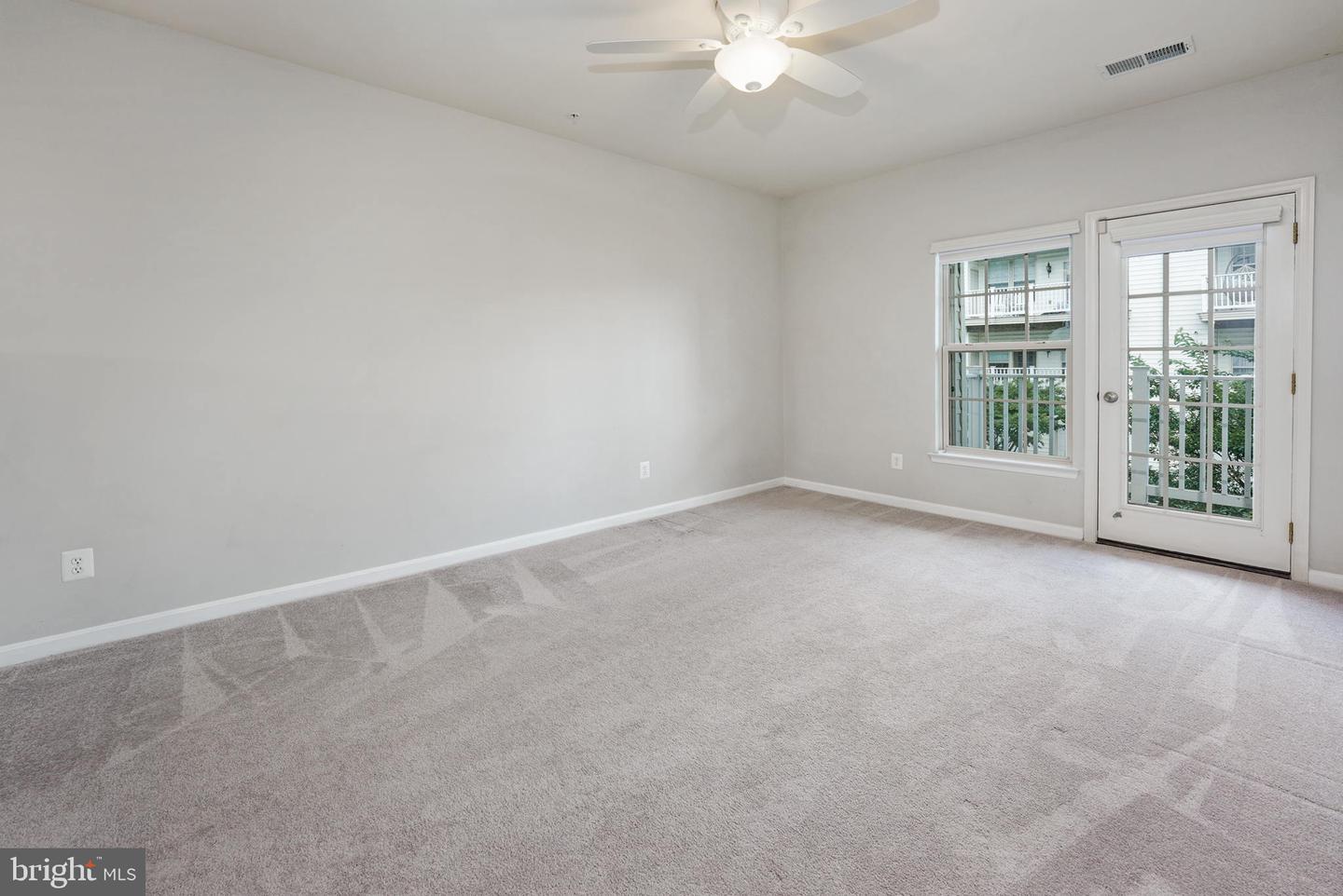 7985 Crescent Park DRIVE