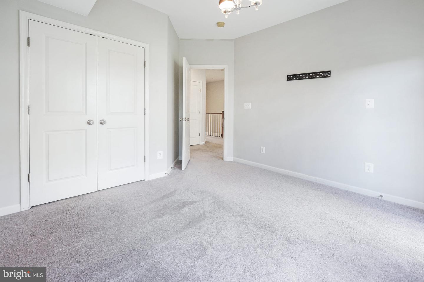 7985 Crescent Park DRIVE