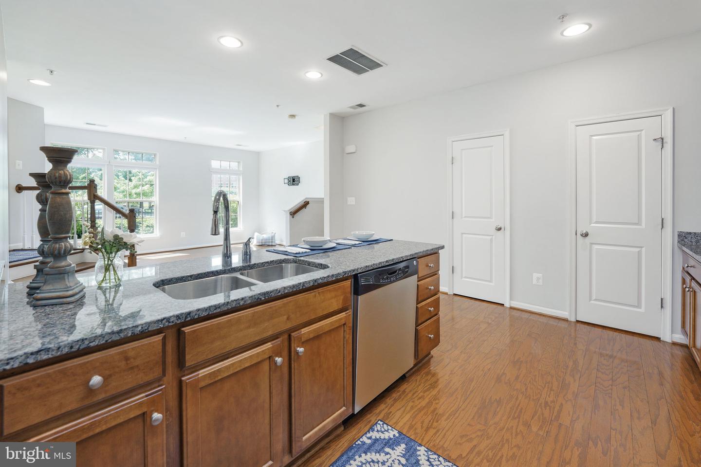 7985 Crescent Park DRIVE