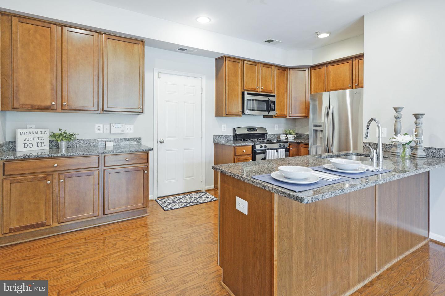 7985 Crescent Park DRIVE