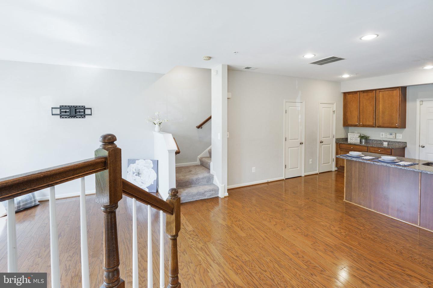 7985 Crescent Park DRIVE