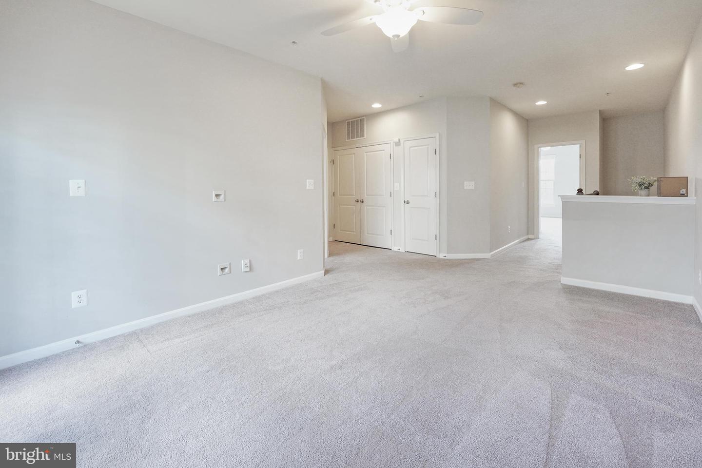 7985 Crescent Park DRIVE