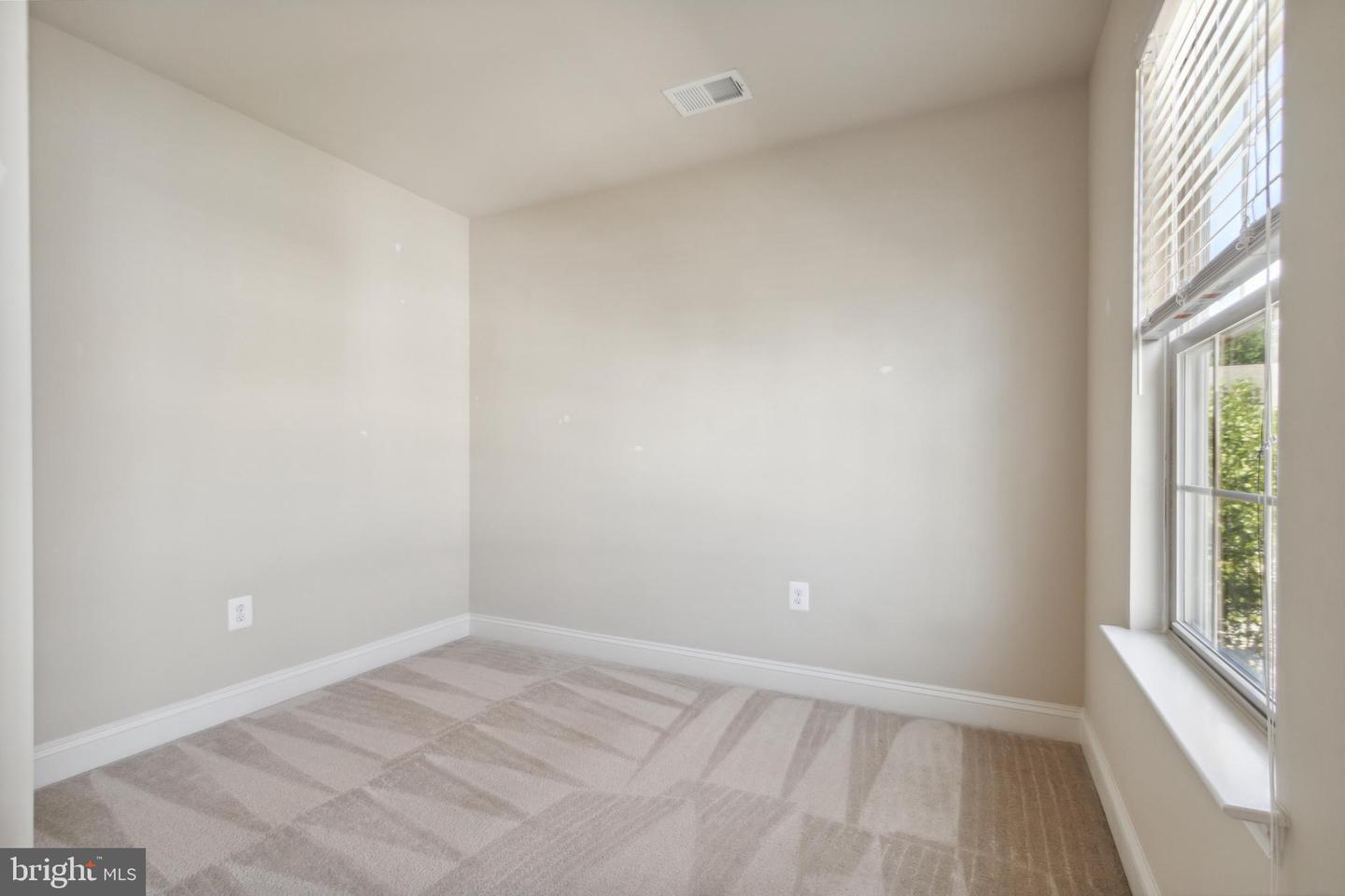 4404 Potomac Highlands CIRCLE