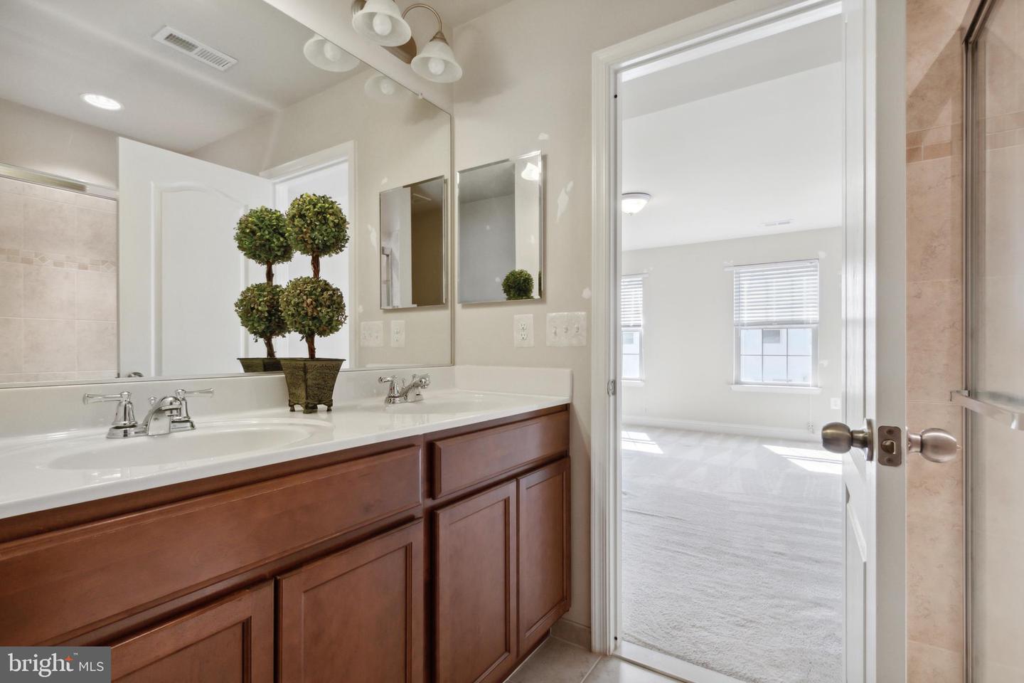 4404 Potomac Highlands CIRCLE