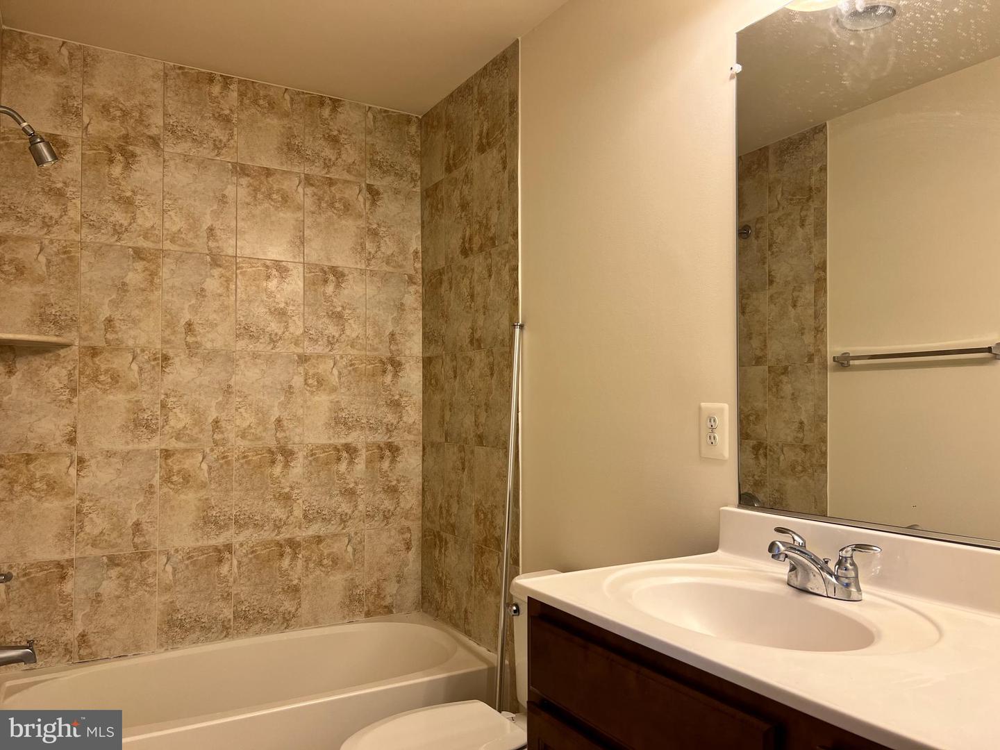 8382 Scotland LOOP Unit: 7