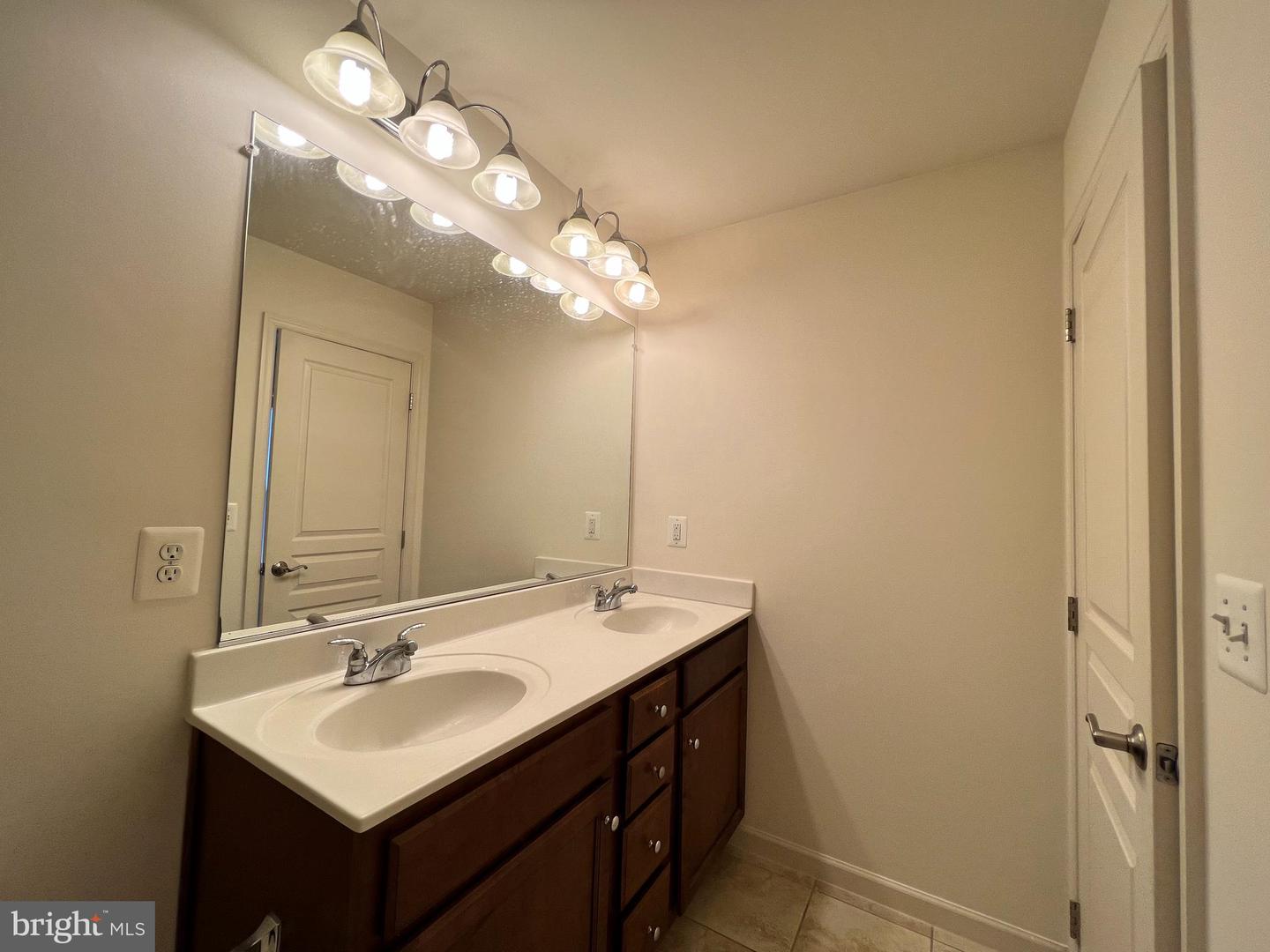 8382 Scotland LOOP Unit: 7