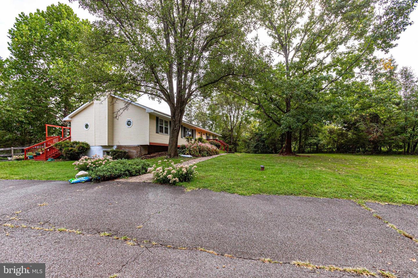 9768 Daniel COURT