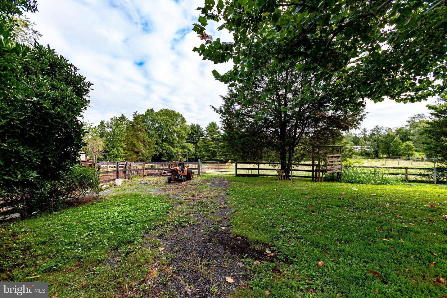 9768 Daniel COURT