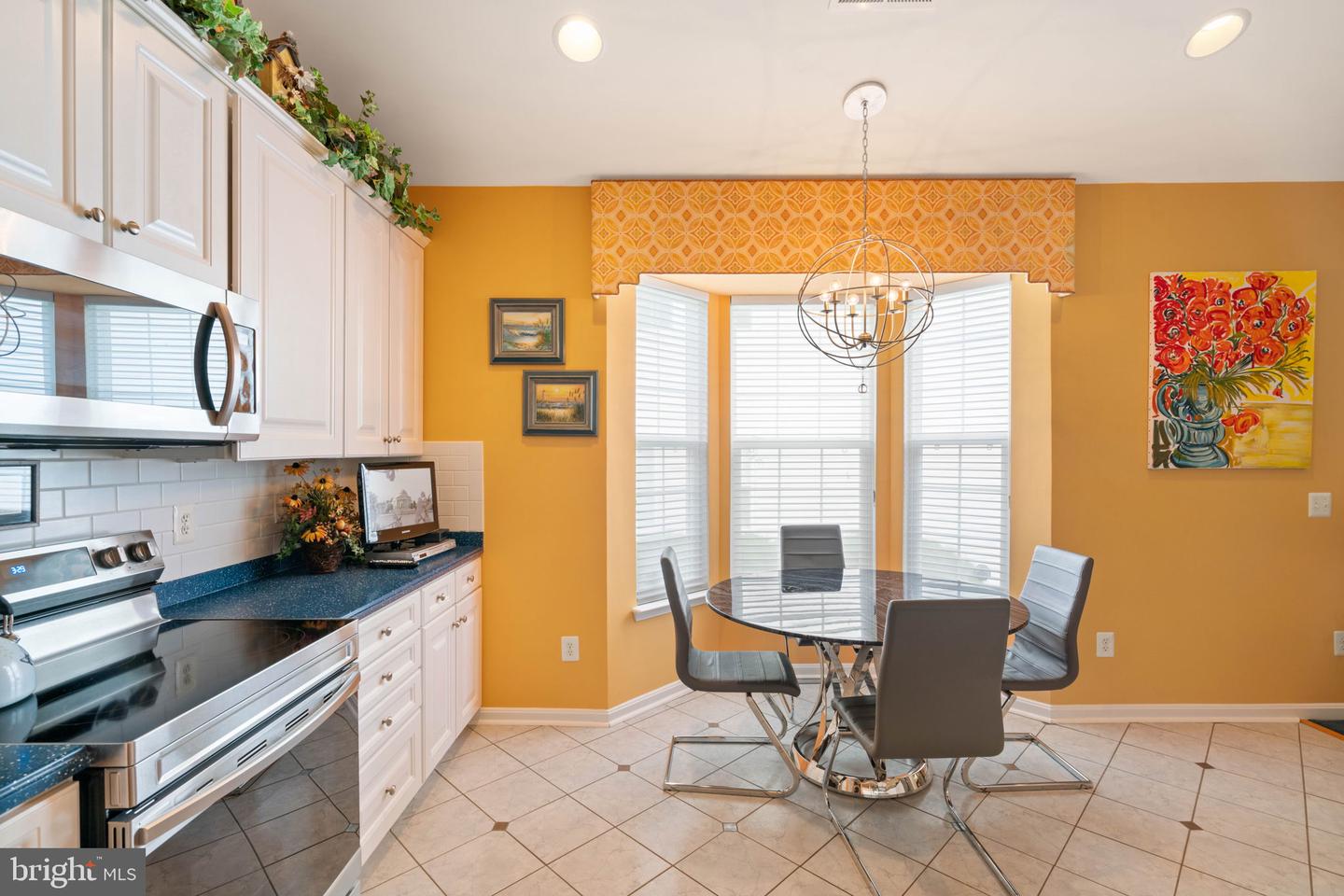3940 Solstice LANE