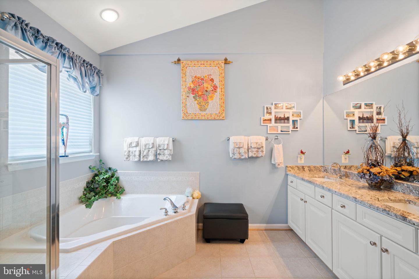 3940 Solstice LANE