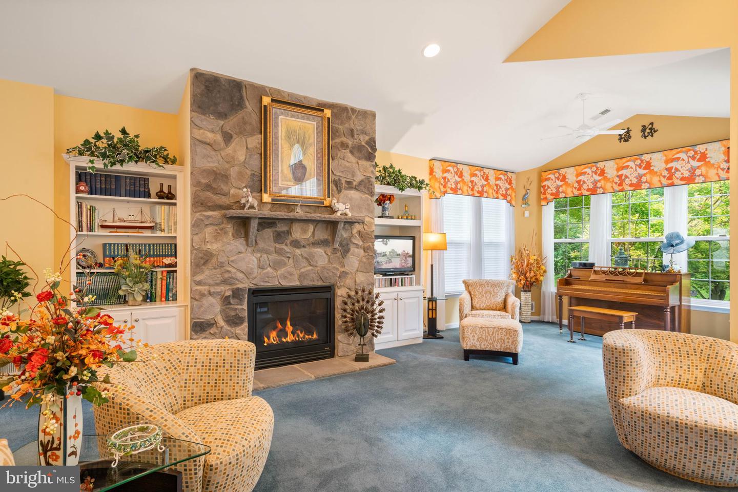 3940 Solstice LANE