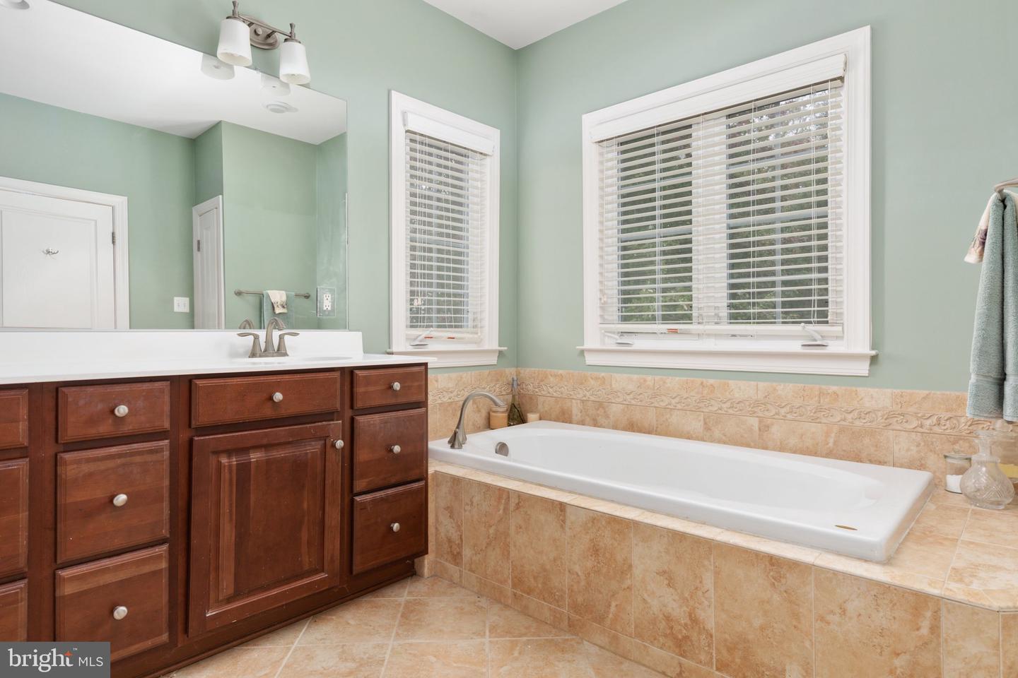 8802 Comfort COURT
