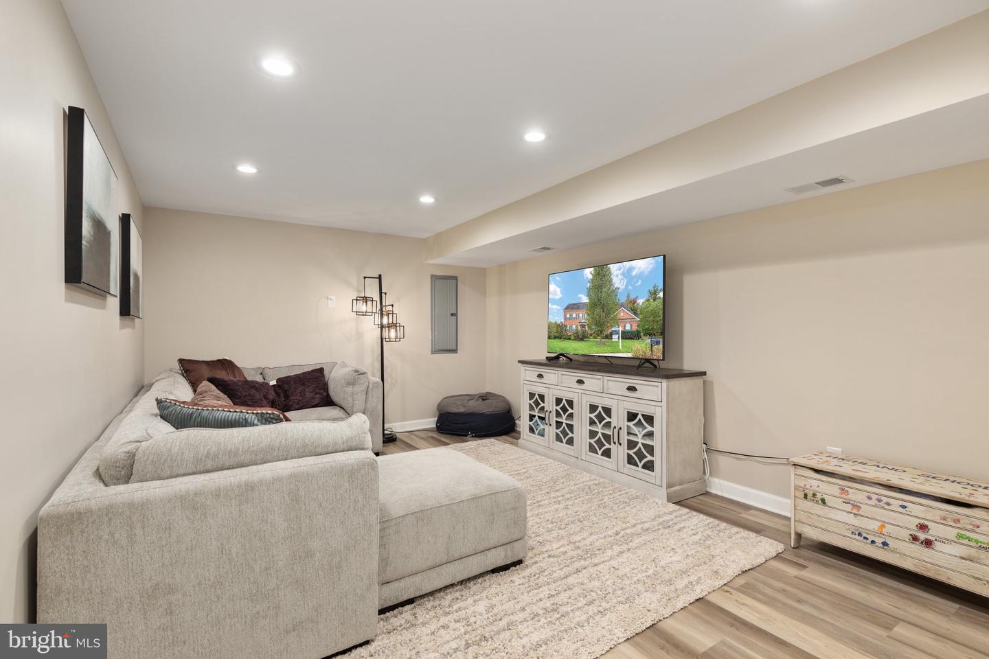 8802 Comfort COURT