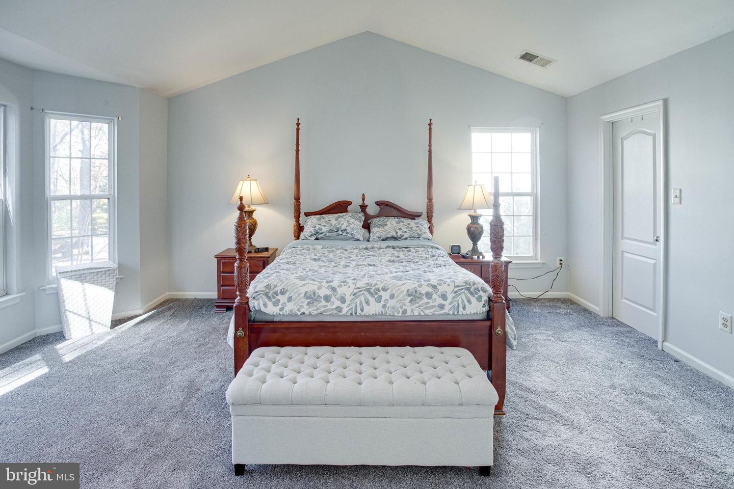 5122 Higgins DRIVE