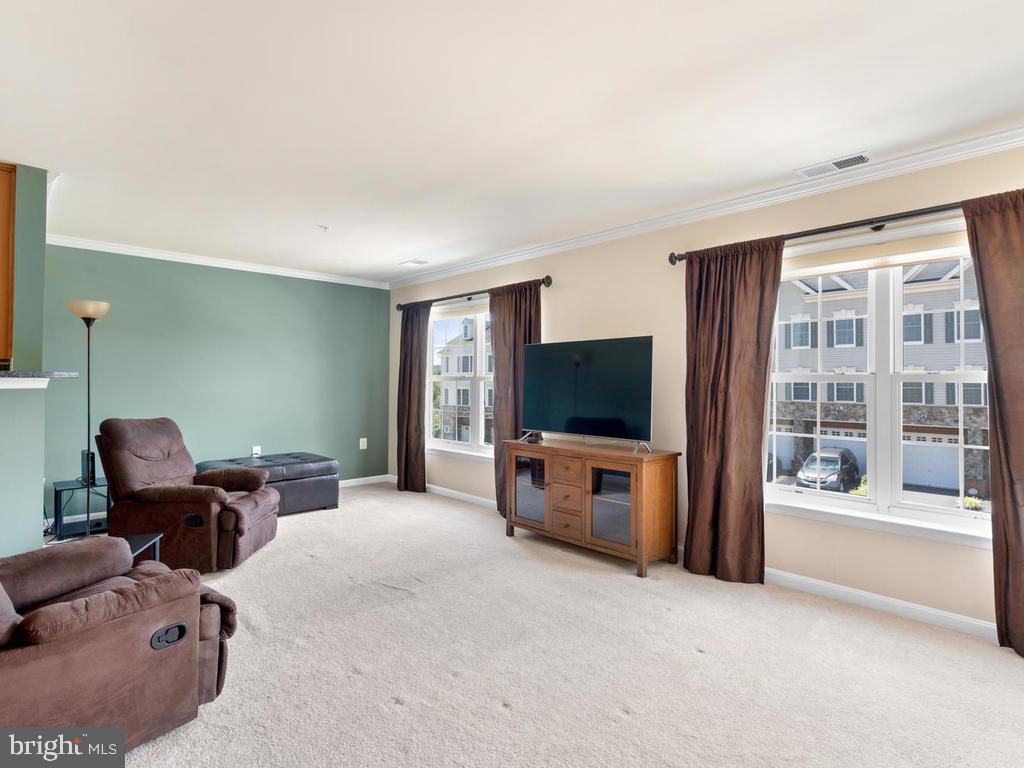 2825 Chinkapin Oak LANE Unit: 225
